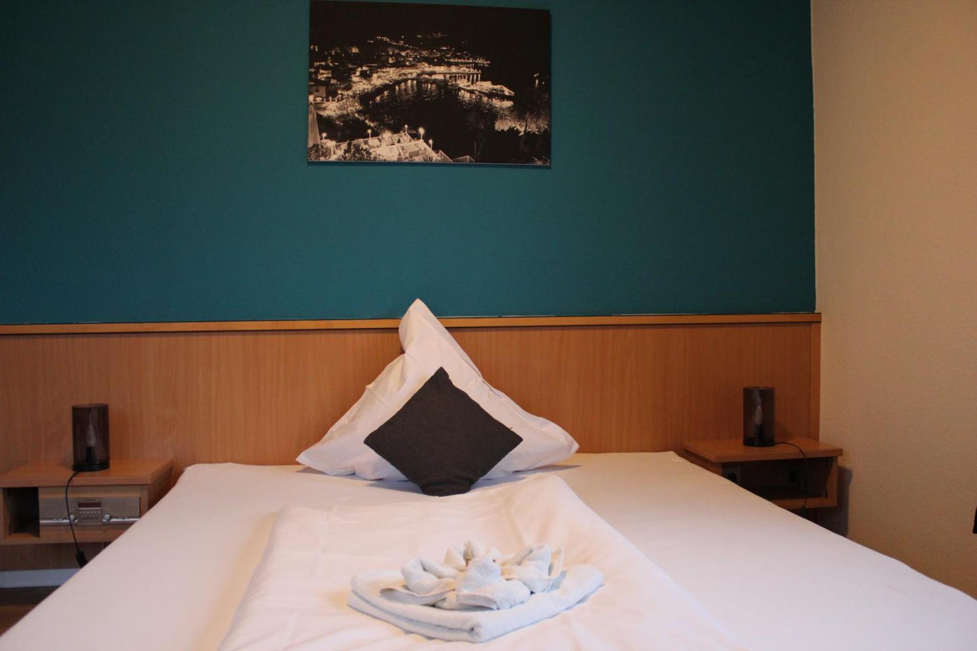 Inden Olympia Hotel & Restaurant מראה חיצוני תמונה