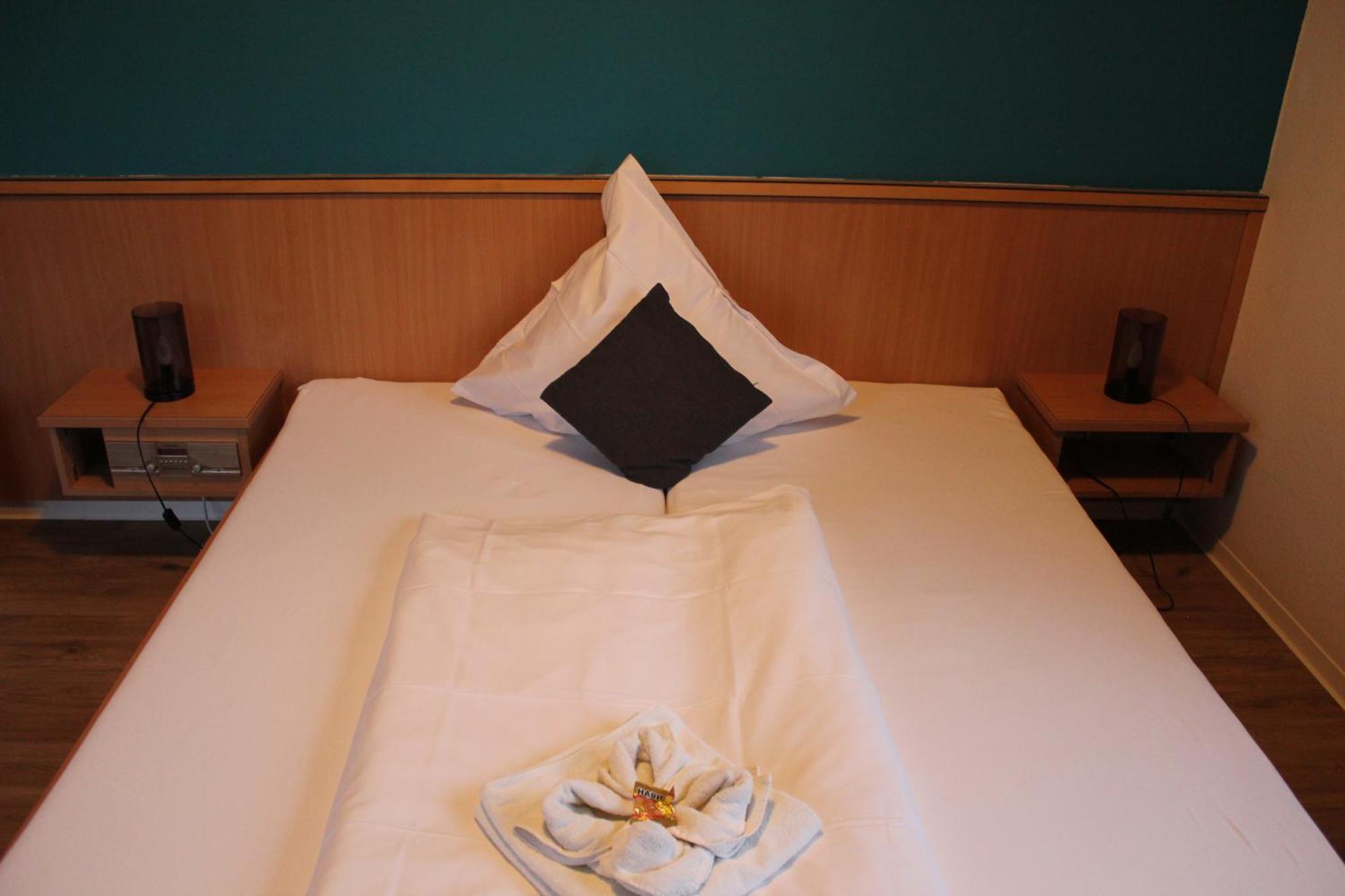 Inden Olympia Hotel & Restaurant מראה חיצוני תמונה